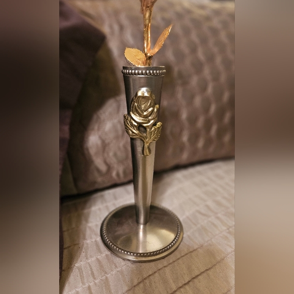 Gold Dipped Rose with Vase A Rose that never dies!! - Picture 2 of 6